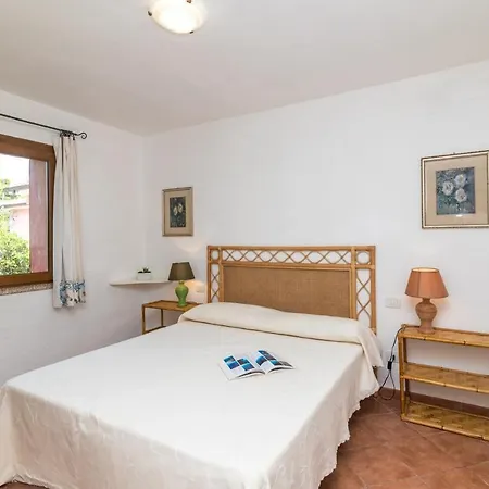 Apartment Levante & Est With Shared Pool - Happy