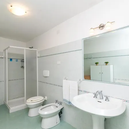 Levante & Est With Shared Pool - Happy Monte Petrosu