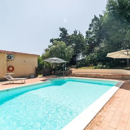 Levante & Est With Shared Pool - Happy