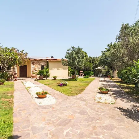 Levante & Est With Shared Pool - Happy Apartment *