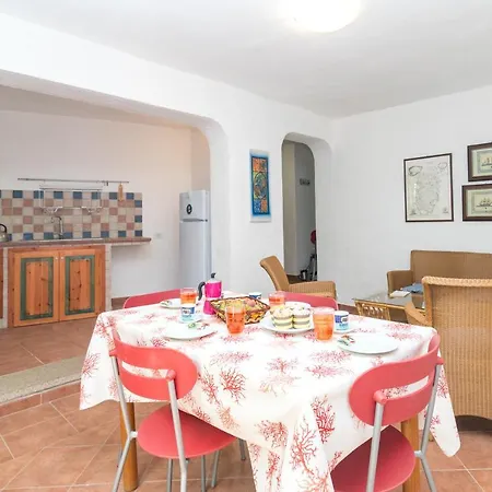 Levante & Est With Shared Pool - Happy Monte Petrosu
