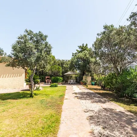 Apartment Levante & Est With Shared Pool - Happy Monte Petrosu