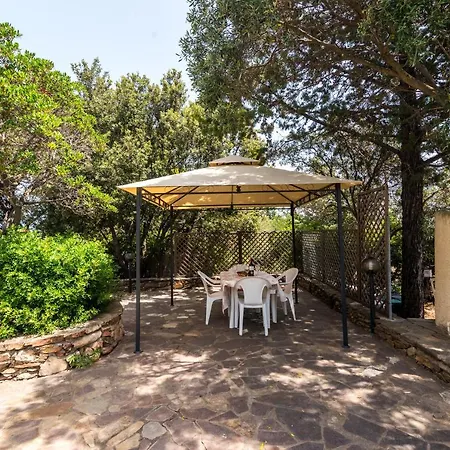 Levante & Est With Shared Pool - Happy Apartment *