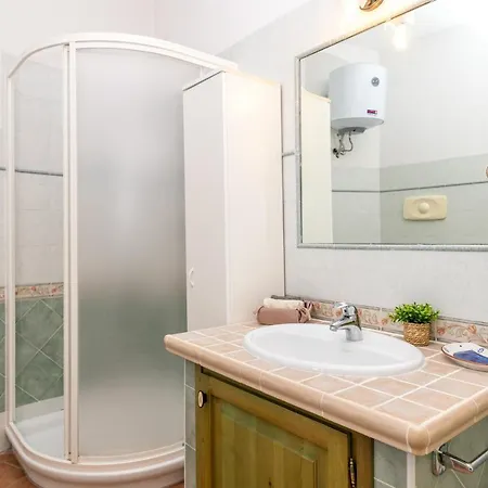Levante & Est With Shared Pool - Happy Apartment Monte Petrosu